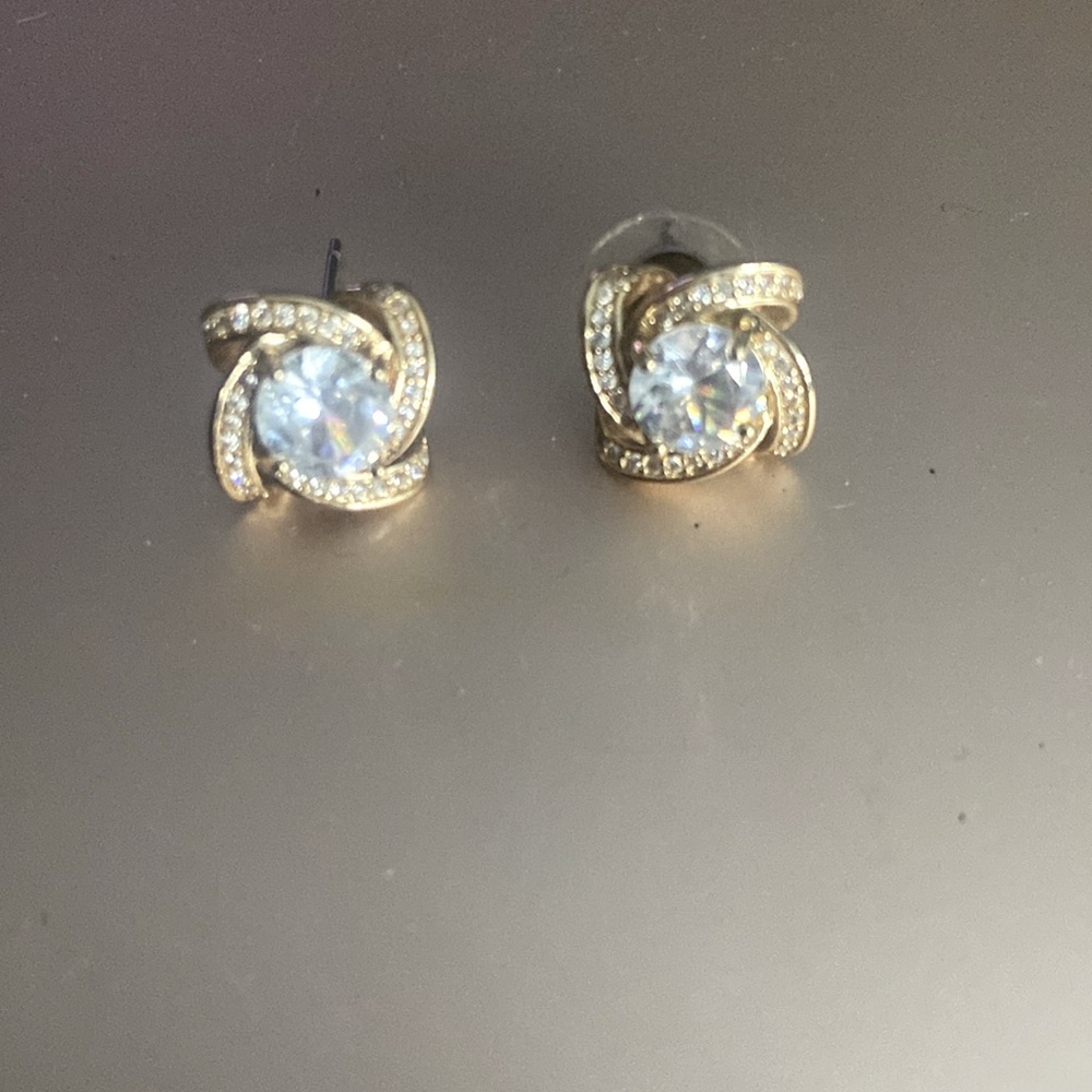 Gold earrings